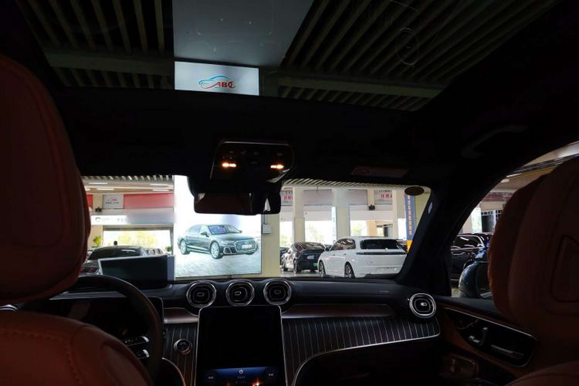 Used Mercedes-Benz GLC 2024 GLC 300 L 4MATIC Luxury Model 5 Seats Headliner