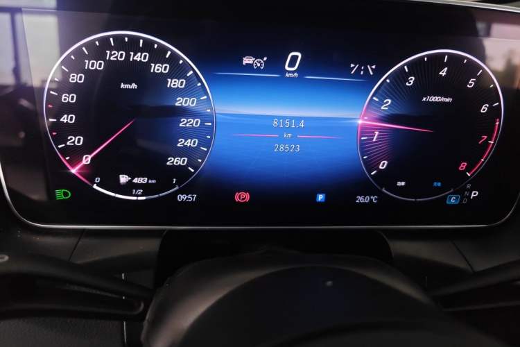Used Mercedes-Benz GLC 2024 GLC 300 L 4MATIC Dynamic Edition 5-seater Odometer Close Up
