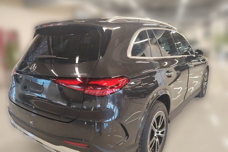 Used Mercedes-Benz GLC 2024 GLC 260 L 4MATIC Luxury Model 5 Seats Rear Right 45 Deg