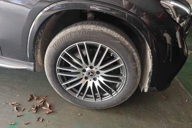 Used Mercedes-Benz GLC 2024 GLC 300 L 4MATIC Dynamic Edition 5-seater Right Front Wheel Hub