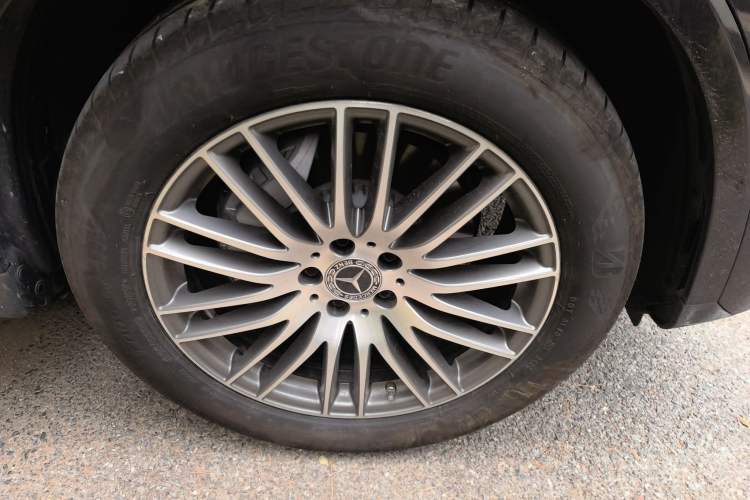Used Mercedes-Benz GLC 2024 GLC 300 L 4MATIC Dynamic Edition 5-seater Right Front Wheel Hub