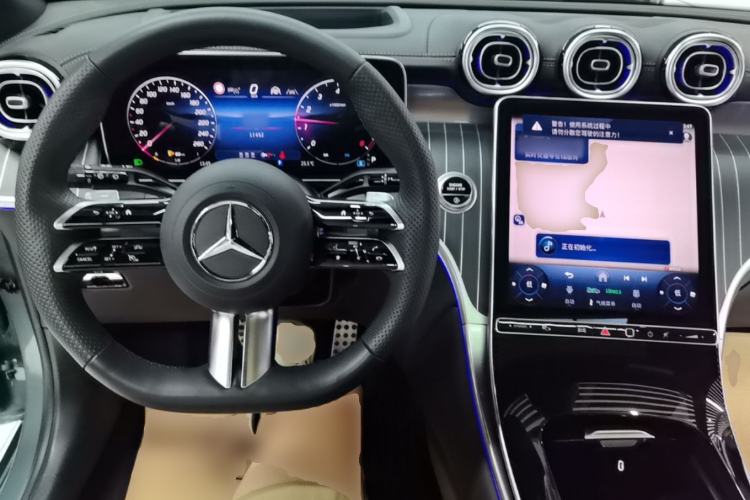 Used Mercedes-Benz GLC 2024 GLC 300 L 4MATIC Luxury Model 5 Seats Center Console