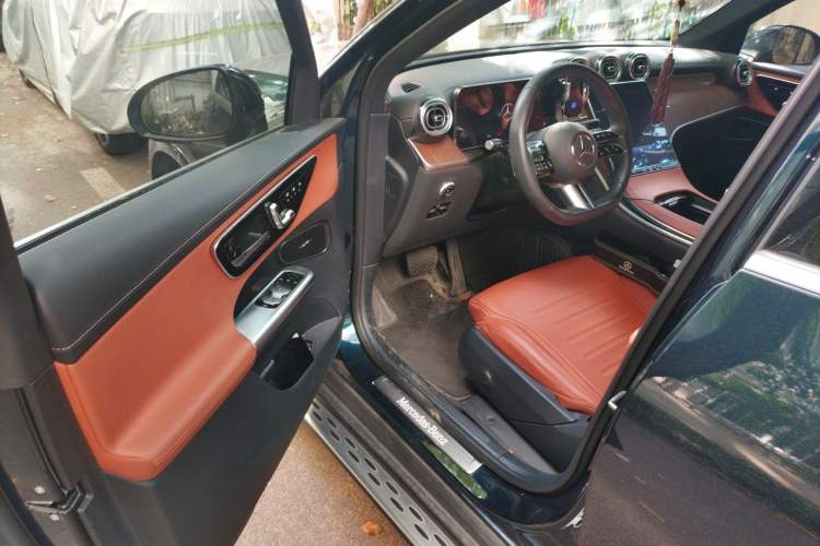 Used Mercedes-Benz GLC 2024 GLC 300 L 4MATIC Dynamic Edition 5-seater Driver Seat