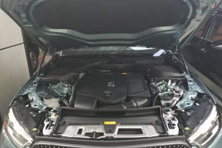 Used Mercedes-Benz GLC 2024 GLC 300 L 4MATIC Luxury Model 5 Seats Engine Bay