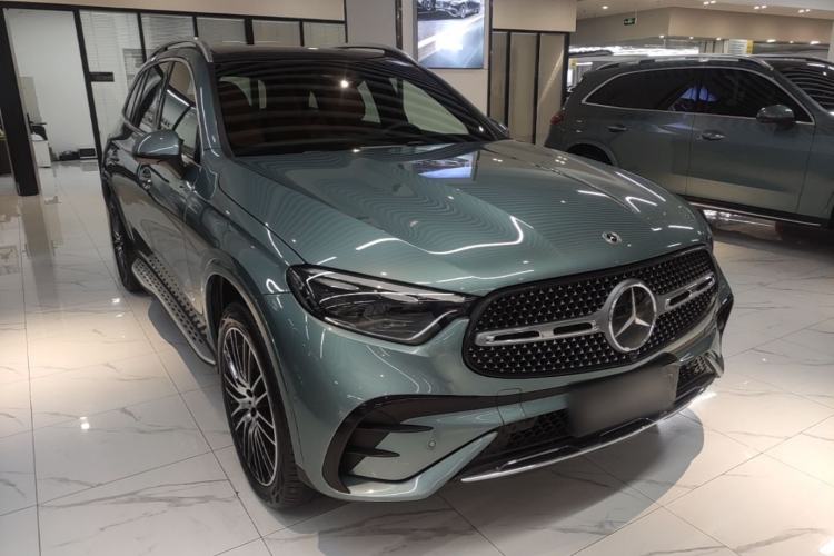Used Mercedes-Benz GLC 2024 GLC 300 L 4MATIC Luxury Model 5 Seats Front Right 45 Deg