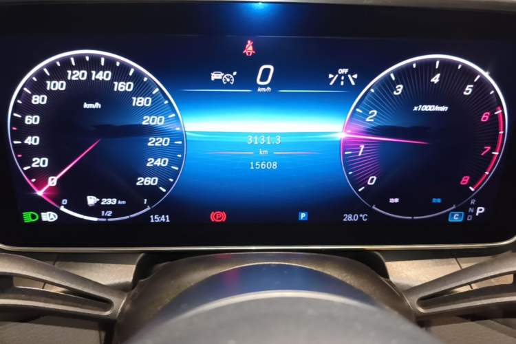 Used Mercedes-Benz GLC 2024 GLC 260 L 4MATIC Luxury Model 5 Seats Instrument Cluster