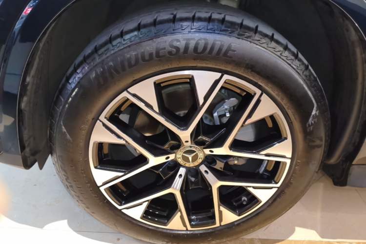 Used Mercedes-Benz GLC 2024 GLC 260 L 4MATIC Luxury Model 5 Seats Left Front Wheel Hub
