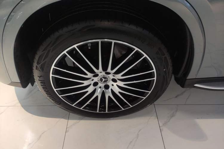 Used Mercedes-Benz GLC 2024 GLC 300 L 4MATIC Luxury Model 5 Seats Left Front Wheel Hub