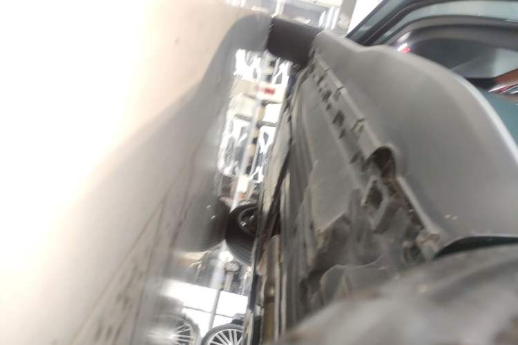 Used Mercedes-Benz GLC 2024 GLC 300 L 4MATIC Luxury Model 5 Seats Left Side Sill