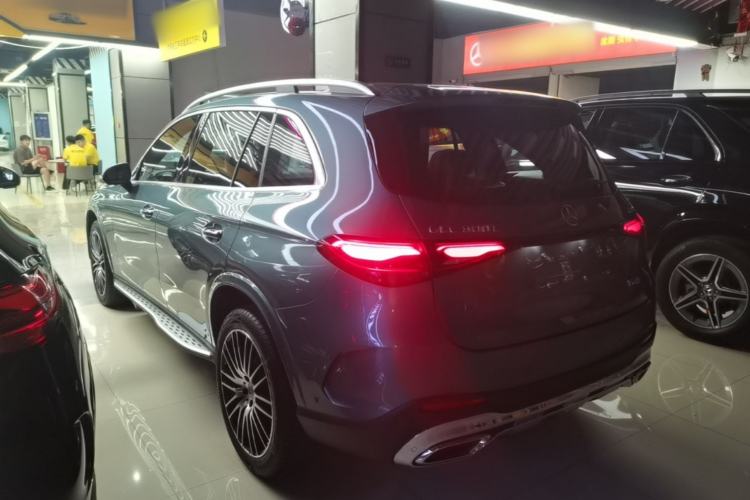 Used Mercedes-Benz GLC 2024 GLC 300 L 4MATIC Luxury Model 5 Seats Rear Left 45 Deg