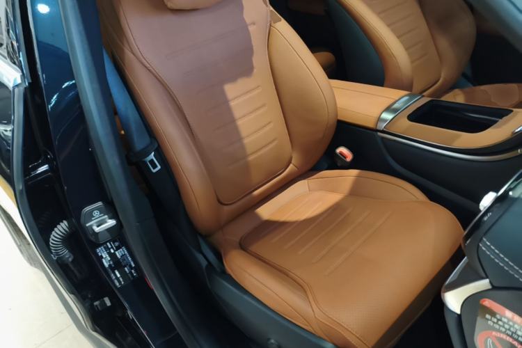 Used Mercedes-Benz GLC 2024 GLC 260 L 4MATIC Luxury Model 5 Seats Right Front Seat