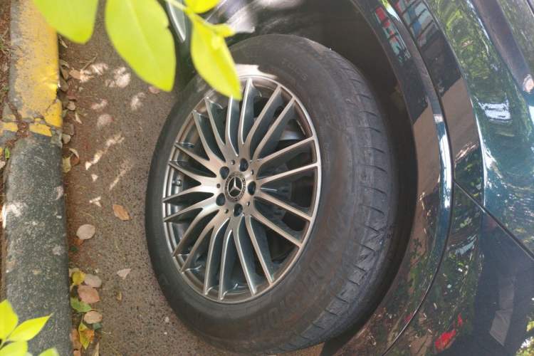 Used Mercedes-Benz GLC 2024 GLC 300 L 4MATIC Dynamic Edition 5-seater Right Front Wheel Hub