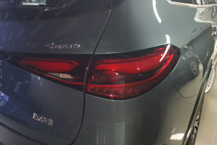 Used Mercedes-Benz GLC 2024 GLC 300 L 4MATIC Luxury Model 5 Seats Right Rear Taillight