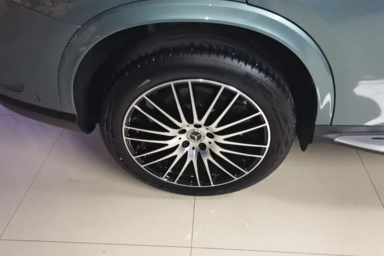 Used Mercedes-Benz GLC 2024 GLC 300 L 4MATIC Luxury Model 5 Seats Right Rear Wheel Hub