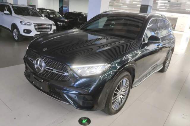 Ojetý Mercedes-Benz GLC 2024 GLC 300 L 4MATIC Dynamic Edition 7-seater