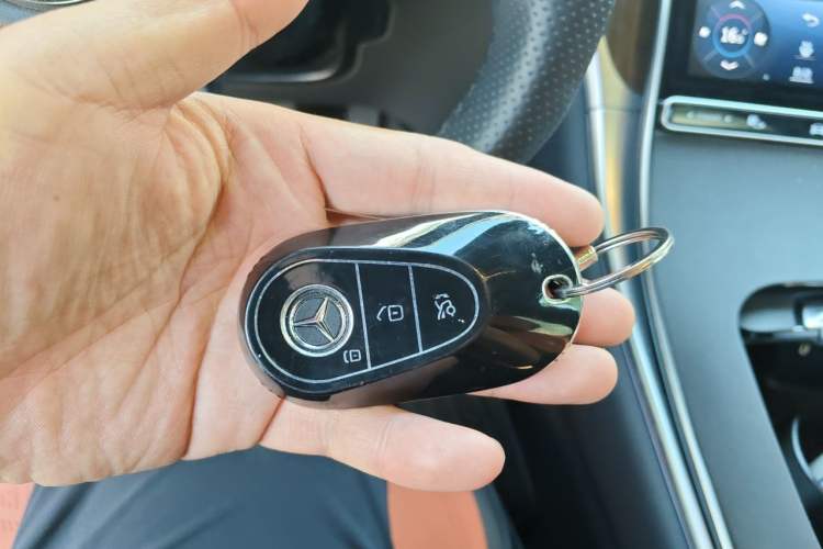 Used Mercedes-Benz GLC 2024 GLC 300 L 4MATIC Dynamic Edition 5-seater Vehicle Key