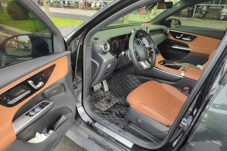 Used Mercedes-Benz GLC 2024 GLC 260 L 4MATIC Luxury Model 5 Seats Driver Seat