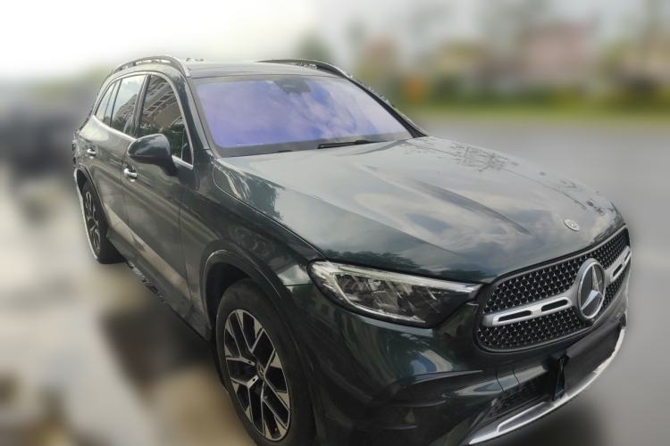 Used Mercedes-Benz GLC 2024 GLC 260 L 4MATIC Luxury Model 5 Seats Front Right 45 Deg