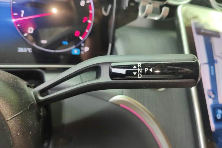 Used Mercedes-Benz GLC 2024 GLC 260 L 4MATIC Luxury Model 5 Seats Gear Lever
