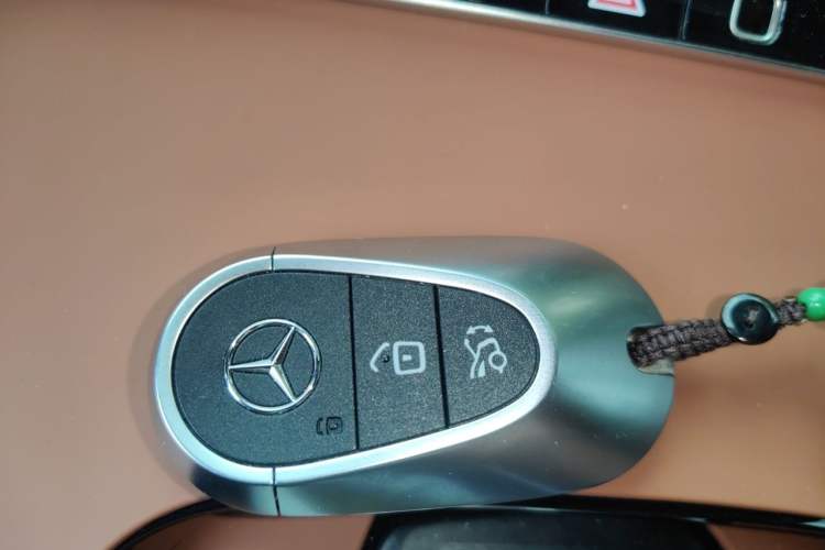 Used Mercedes-Benz GLC 2024 GLC 260 L 4MATIC Luxury Model 5 Seats Vehicle Key