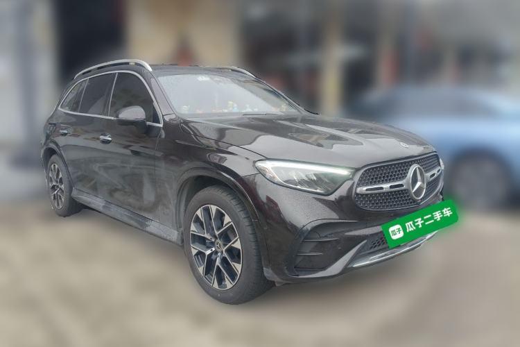 Used Mercedes-Benz GLC 2024 GLC 260 L 4MATIC Luxury Model 5 Seats Front Right 45 Deg