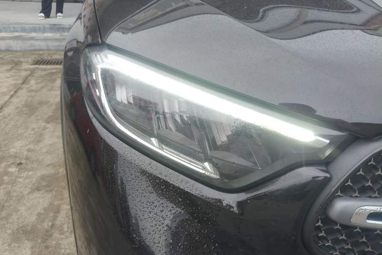 Used Mercedes-Benz GLC 2024 GLC 260 L 4MATIC Luxury Model 5 Seats Right Front Headlight