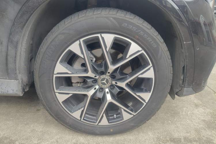 Used Mercedes-Benz GLC 2024 GLC 260 L 4MATIC Luxury Model 5 Seats Right Front Wheel Hub