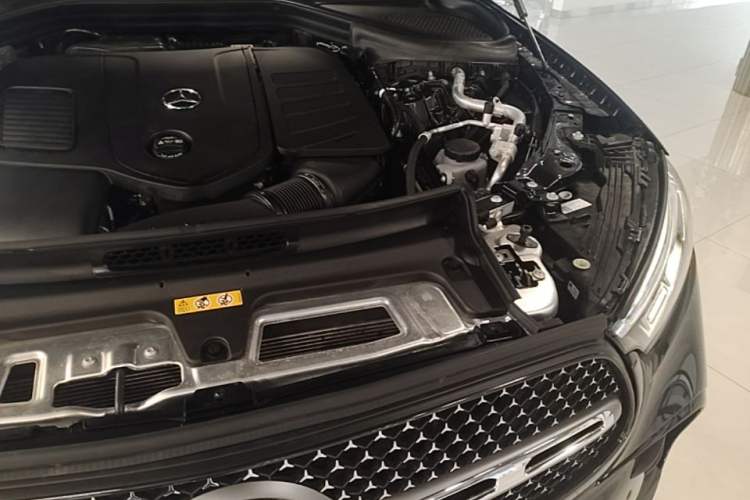 Used Mercedes-Benz GLC 2024 GLC 260 L 4MATIC Luxury Model 5 Seats Engine Bay Left