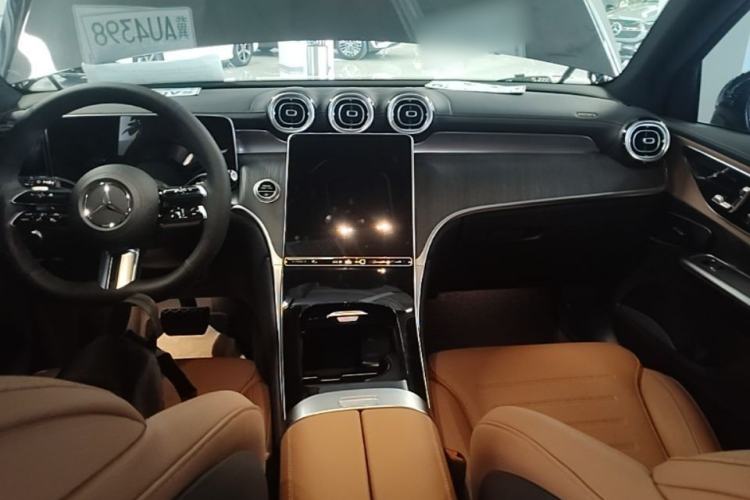 Used Mercedes-Benz GLC 2024 GLC 260 L 4MATIC Luxury Model 5 Seats Headliner