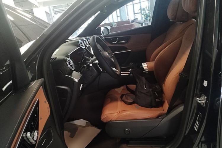 Used Mercedes-Benz GLC 2024 GLC 260 L 4MATIC Luxury Model 5 Seats Left Front Seat