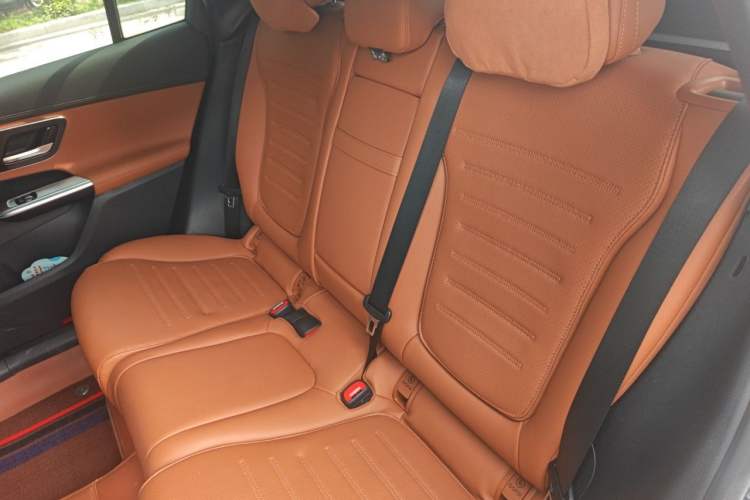 Used Mercedes-Benz GLC 2024 GLC 300 L 4MATIC Dynamic Edition 5-seater Left Rear Seat