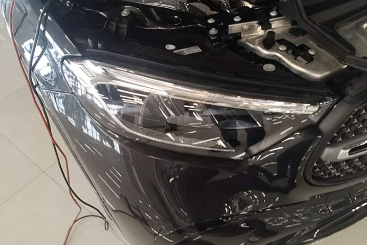 Used Mercedes-Benz GLC 2024 GLC 260 L 4MATIC Luxury Model 5 Seats Right Front Headlight