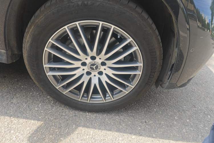Used Mercedes-Benz GLC 2024 GLC 300 L 4MATIC Dynamic Edition 5-seater Right Front Wheel Hub