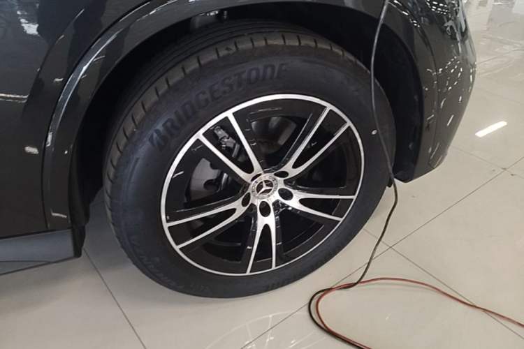 Used Mercedes-Benz GLC 2024 GLC 260 L 4MATIC Luxury Model 5 Seats Right Front Wheel Hub