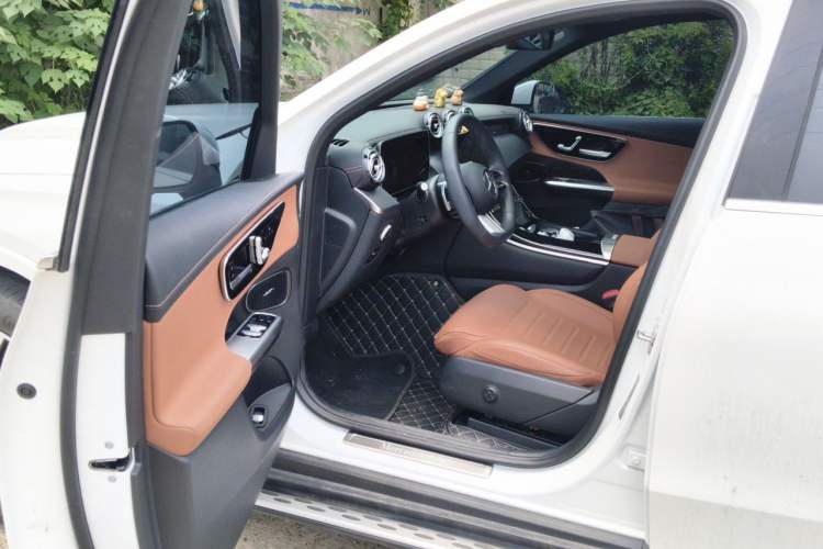Used Mercedes-Benz GLC 2024 GLC 260 L 4MATIC Luxury Model 5 Seats Driver Seat