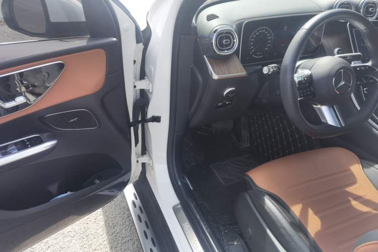 Used Mercedes-Benz GLC 2024 GLC 300 L 4MATIC Dynamic Edition 5-seater Driver Seat