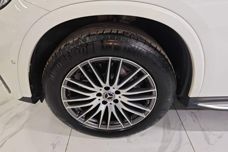 Used Mercedes-Benz GLC 2024 Refreshed GLC 300 L 4MATIC Dynamic Version 5 Seats Exterior 4