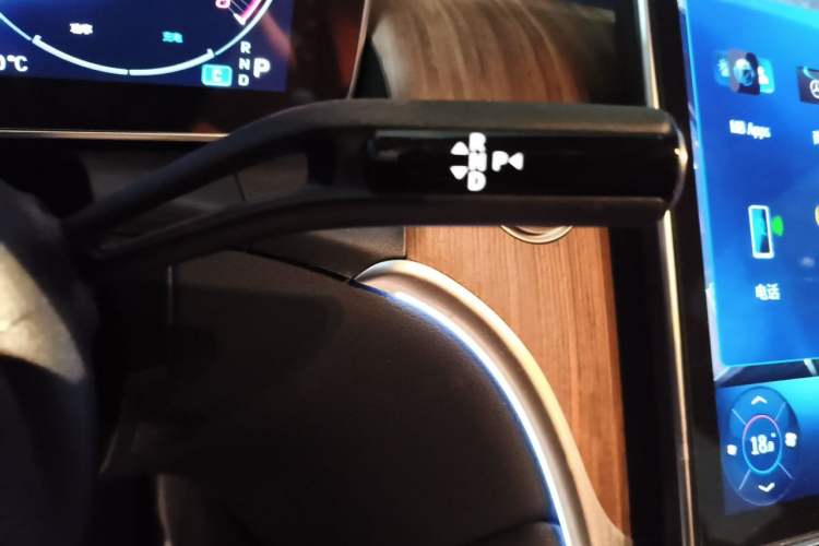 Used Mercedes-Benz GLC 2024 GLC 300 L 4MATIC Dynamic Edition 5-seater Gear Lever