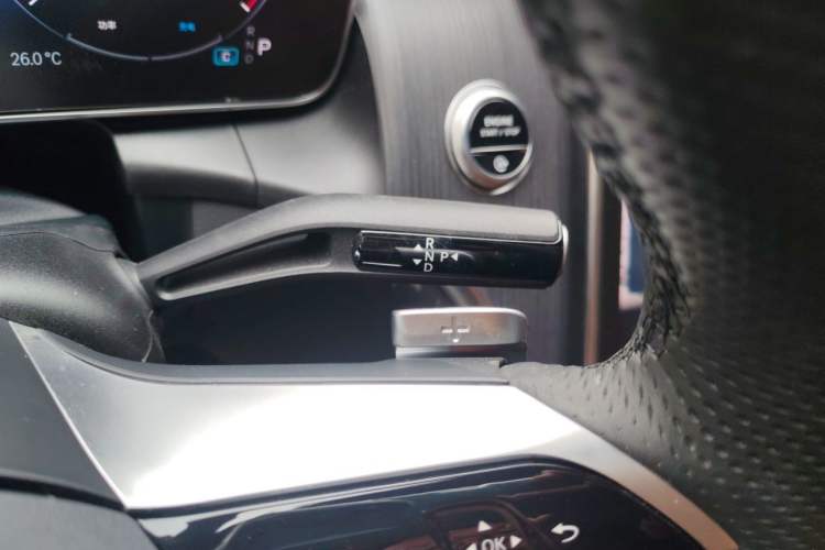 Used Mercedes-Benz GLC 2024 GLC 260 L 4MATIC Luxury 7-Seater Gear Lever