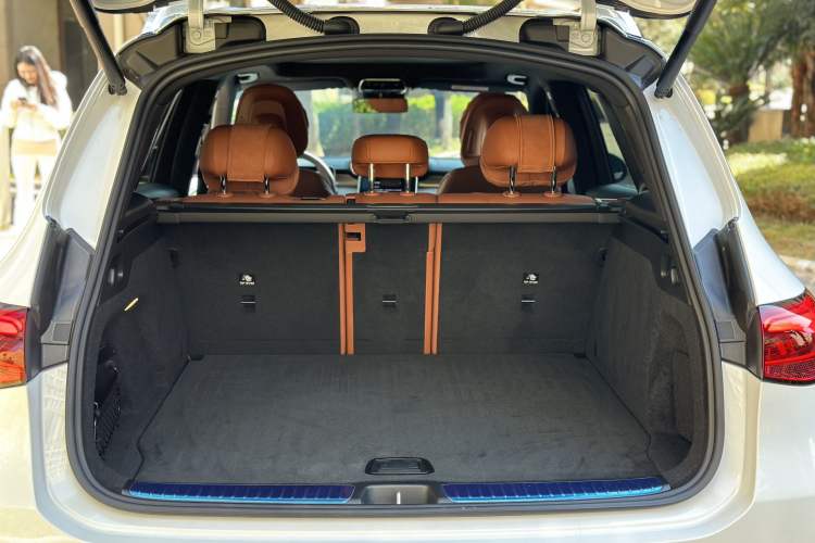 Used Mercedes-Benz GLC 2024 Refreshed GLC 300 L 4MATIC Dynamic Version 5 Seats Interior 13