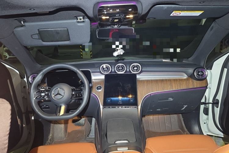 Used Mercedes-Benz GLC 2024 Refreshed GLC 300 L 4MATIC Dynamic Version 5 Seats Interior 2