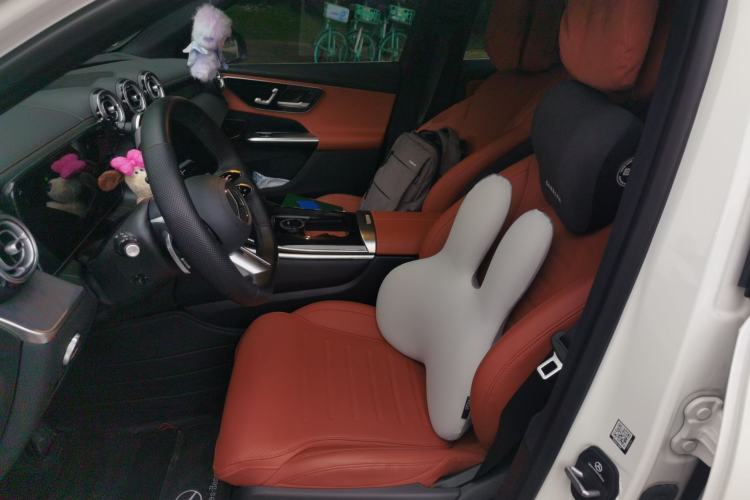 Used Mercedes-Benz GLC 2024 Facelifted GLC 260 L 4MATIC Luxury Version 5 Seats Left Front Seat