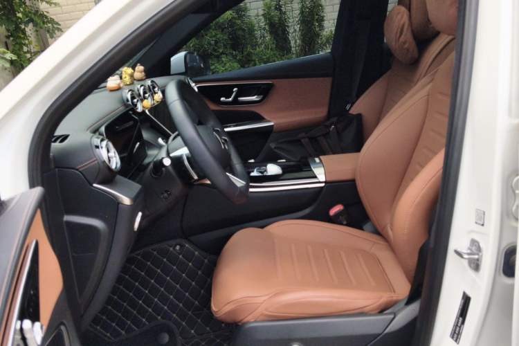 Used Mercedes-Benz GLC 2024 GLC 260 L 4MATIC Luxury Model 5 Seats Left Front Seat
