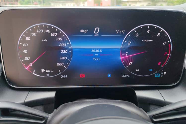 Used Mercedes-Benz GLC 2024 GLC 260 L 4MATIC Luxury 7-Seater Odometer Close Up