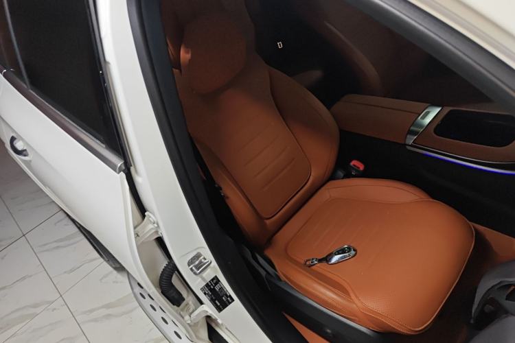 Used Mercedes-Benz GLC 2024 Refreshed GLC 300 L 4MATIC Dynamic Version 5 Seats Right Front Seat