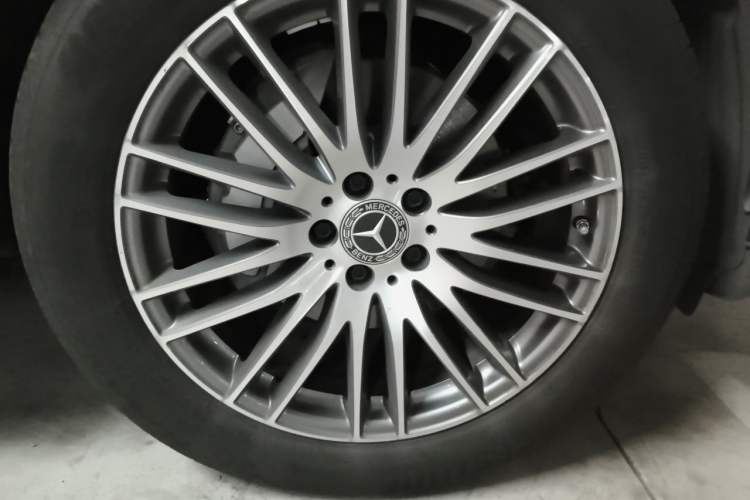 Used Mercedes-Benz GLC 2024 GLC 300 L 4MATIC Dynamic Edition 5-seater Right Front Wheel Hub
