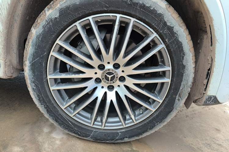 Used Mercedes-Benz GLC 2024 GLC 300 L 4MATIC Dynamic Edition 5-seater Right Front Wheel Hub