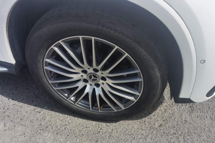 Used Mercedes-Benz GLC 2024 GLC 300 L 4MATIC Dynamic Edition 5-seater Right Front Wheel Hub