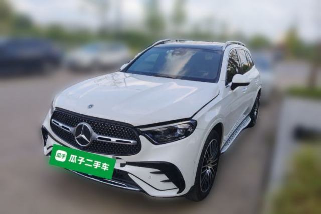 Mercedes-Benz GLC 2024 GLC 300 L 4MATIC Luxury Model 5 Seats usado