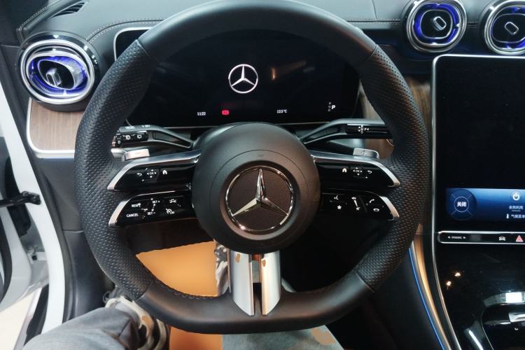 Used Mercedes-Benz GLC 2024 Refreshed GLC 300 L 4MATIC Dynamic Version 5 Seats Steering Wheel